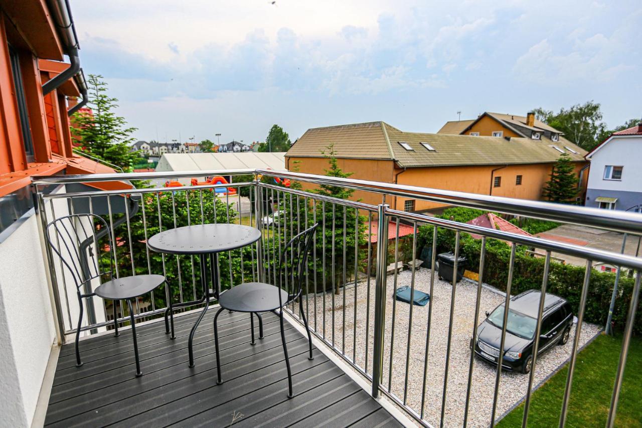 Apart Baltyk Pokoje & Apartamenty Leba Exterior photo